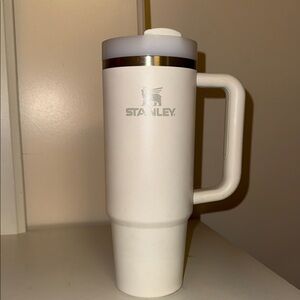 30 oz Stanley Cream Travel Mug with Handle